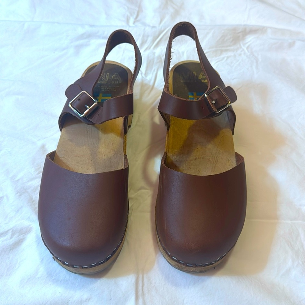 Brown Mary Jane clogs women’s size 8, EU 38